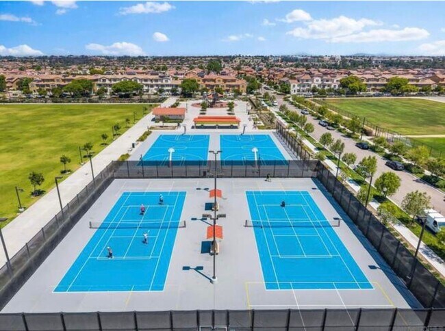 Building Photo - PRICE REDUCED | SOLAR | Great Location