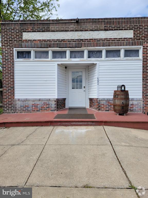Building Photo - 591 Jefferson Ave