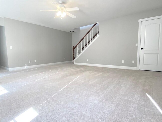 Building Photo - 1806 NW Mustang Ave