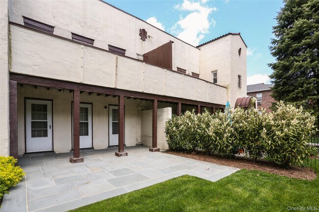 Building Photo - 107 Kensington Rd