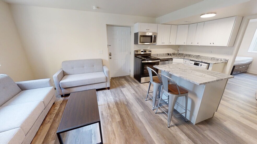 Building Photo - 943 Dewey Ave