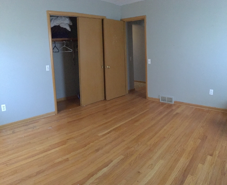 Building Photo - 3744 44th St SE