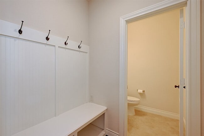Building Photo - 4006 Misty Waters Ln
