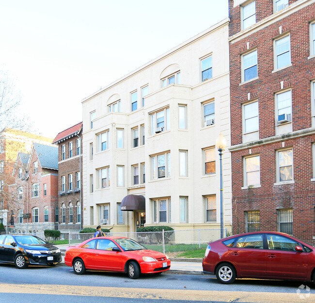 Primary Photo - Ravenswood