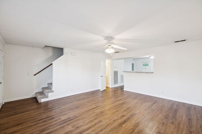 Building Photo - 354 Arapaho Dr