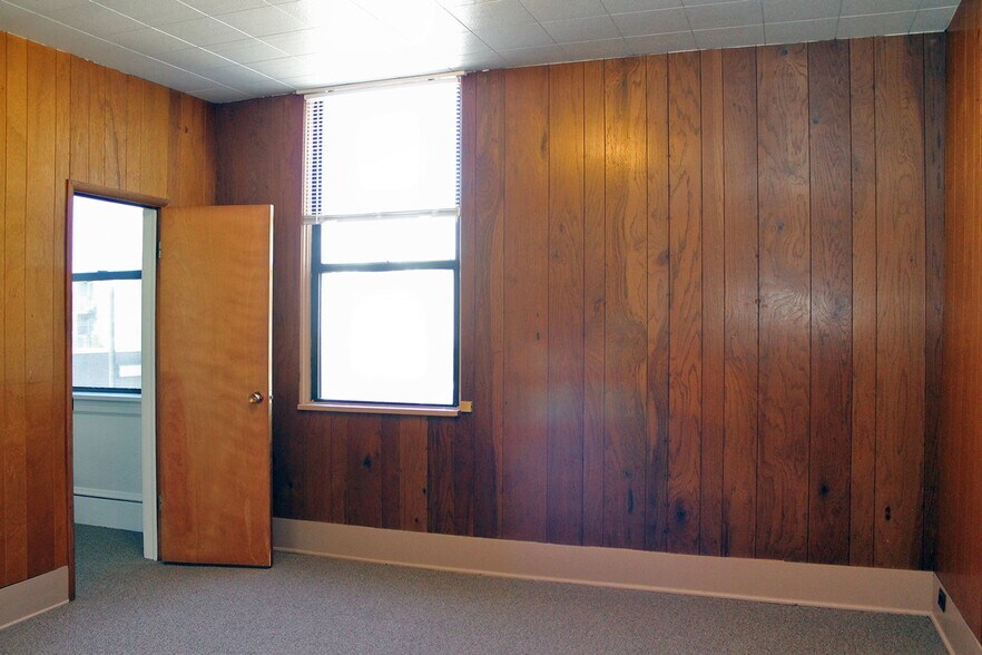 Building Photo - 12610 SW Farmington Rd