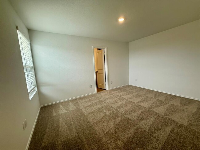 Building Photo - 214 Kyanite Dr