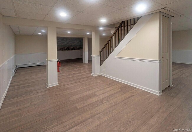 Building Photo - 48 Bayberry Ave