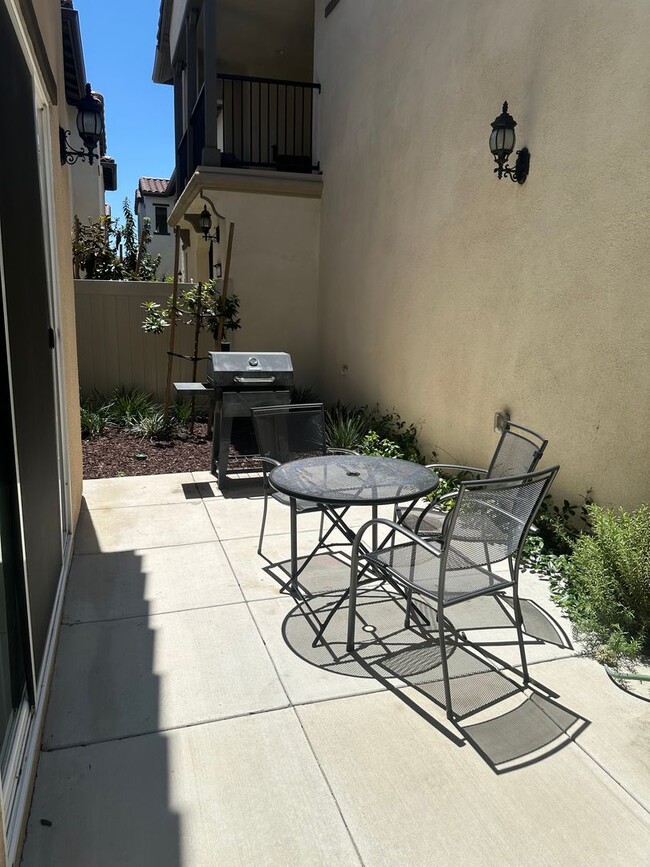 Building Photo - Townhome Perfection!