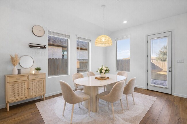 Building Photo - 2331 Peach Oak Xing