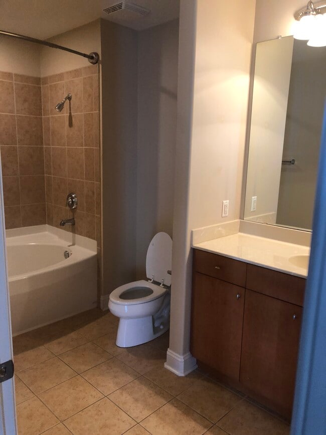 Building Photo - 4625 Piedmont Row Dr