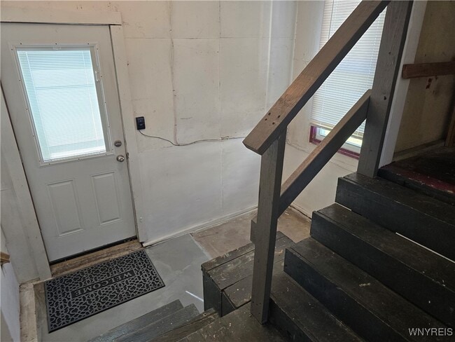 Building Photo - 409 Hawley St