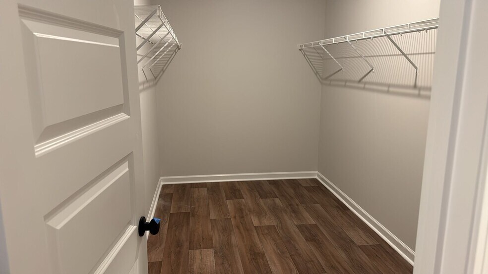 Building Photo - 1016 Harbor Dr