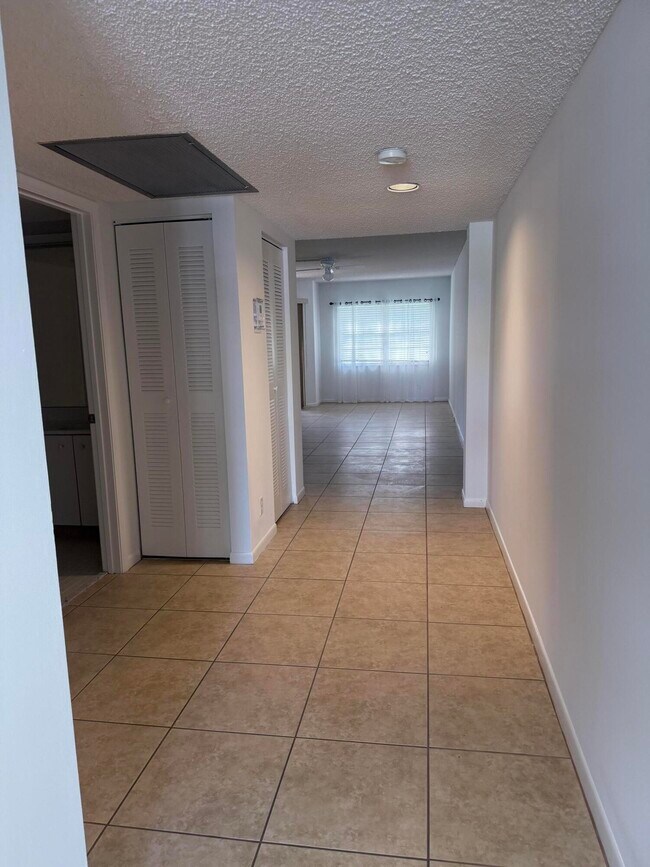 Building Photo - 1300 SW 125th Ave