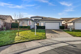 Building Photo - Charming 3-Bedroom Home with Pool