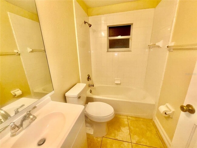 Building Photo - 909 Gateshead Ct