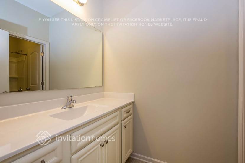 Building Photo - 11326 Cedarvale Farm Pkwy