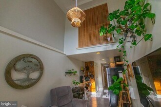 Building Photo - 1814 Christian St