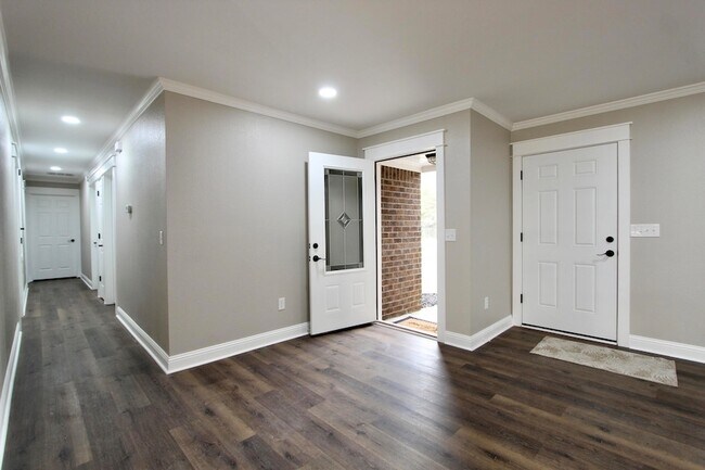 Building Photo - 4052 Randi Rd