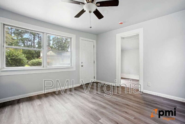 Building Photo - 2727 Jamestown Ave