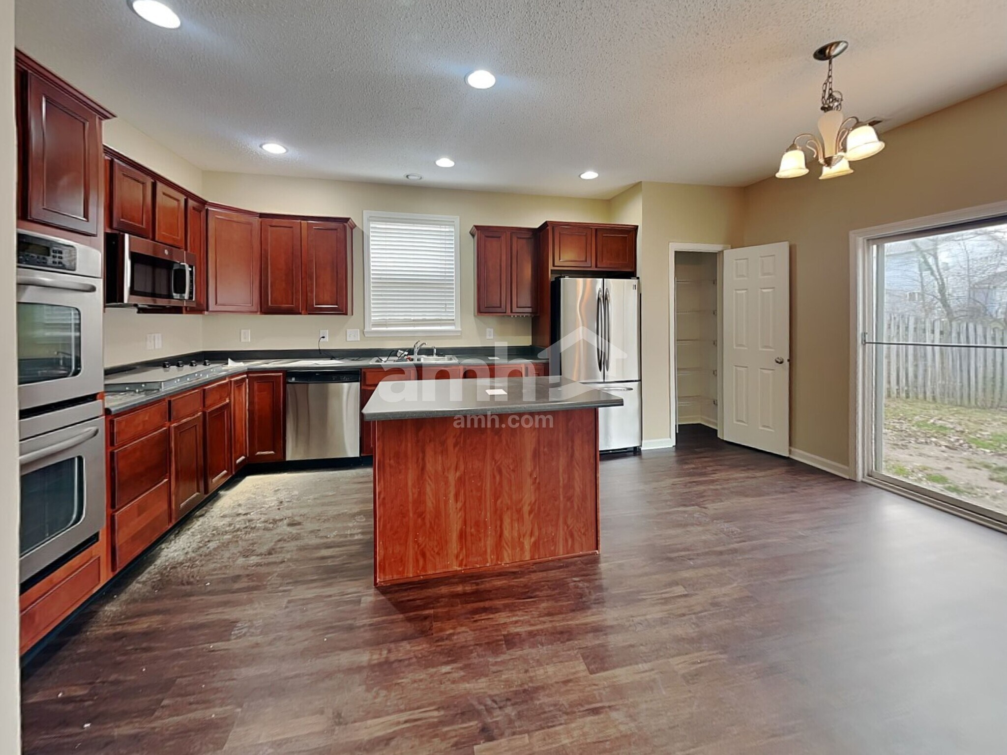 Building Photo - 6425 W Cedar Chase Dr