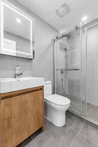 Building Photo - 104 Bayard St