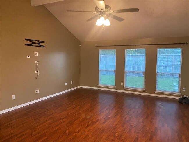 Building Photo - 15943 Breanna Ln