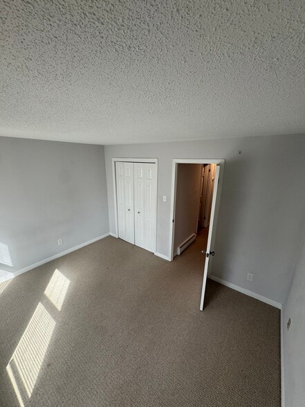 Building Photo - 16 Kimberly Dr