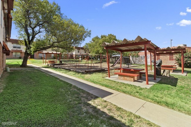 2211 Del Rio Blvd Eagle Pass, TX Apartment Finder
