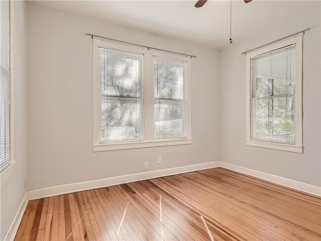 Building Photo - 502 Academy Dr