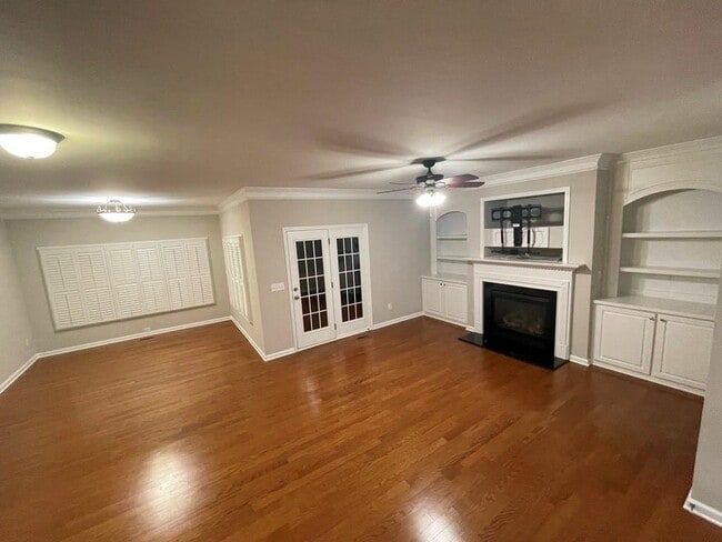 Building Photo - 12785 Doe Dr