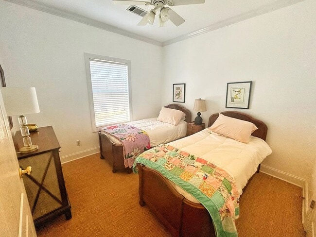 Building Photo - 951 Frontage Rd