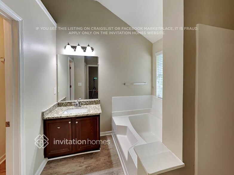 Building Photo - 209 Hidden Creek Point