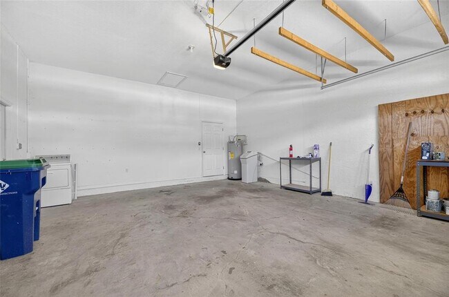 Building Photo - 172 Lake Shore Dr W