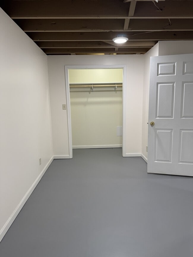Building Photo - 548 6th St