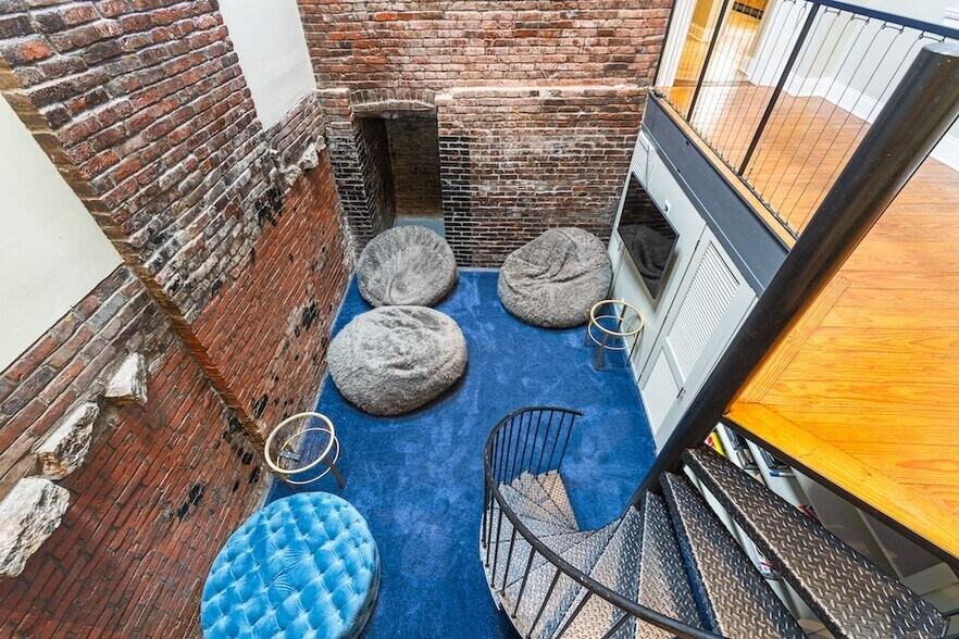 Building Photo - 717 Lampton St