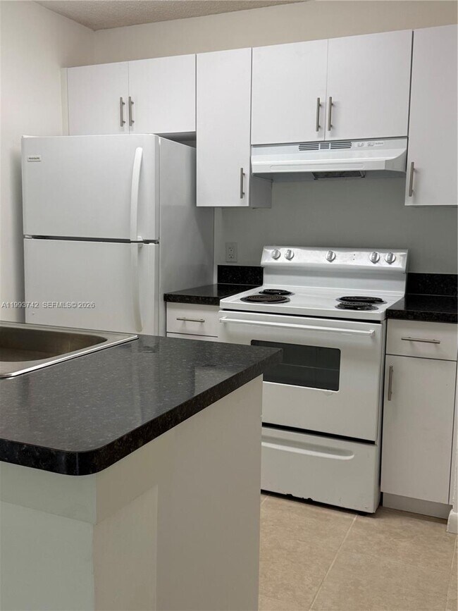 Building Photo - 4221 W McNab Rd