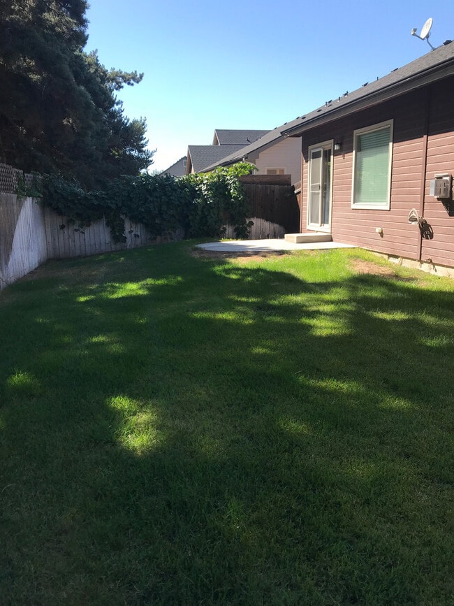 Building Photo - Beautiful home in Eagles Shadowridge subdivision