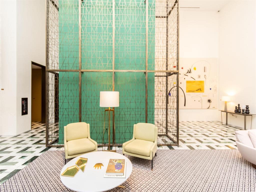 Building Photo - 805 S Miami Ave