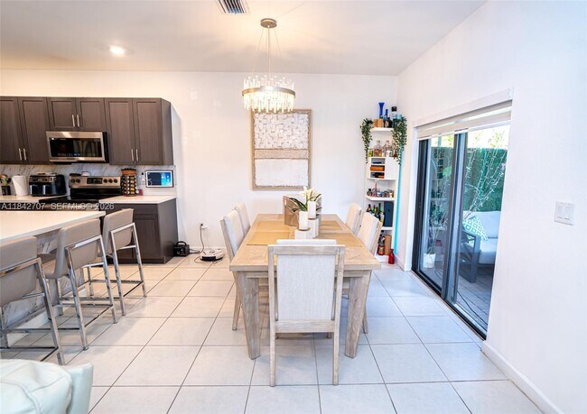 Building Photo - 10118 SW 231st Ln