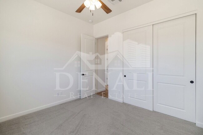Building Photo - 48126 N Coyote Pass Rd