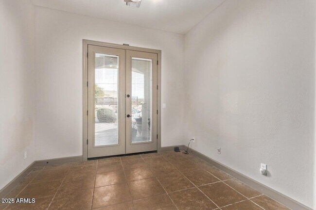 Building Photo - 8158 E Plymouth