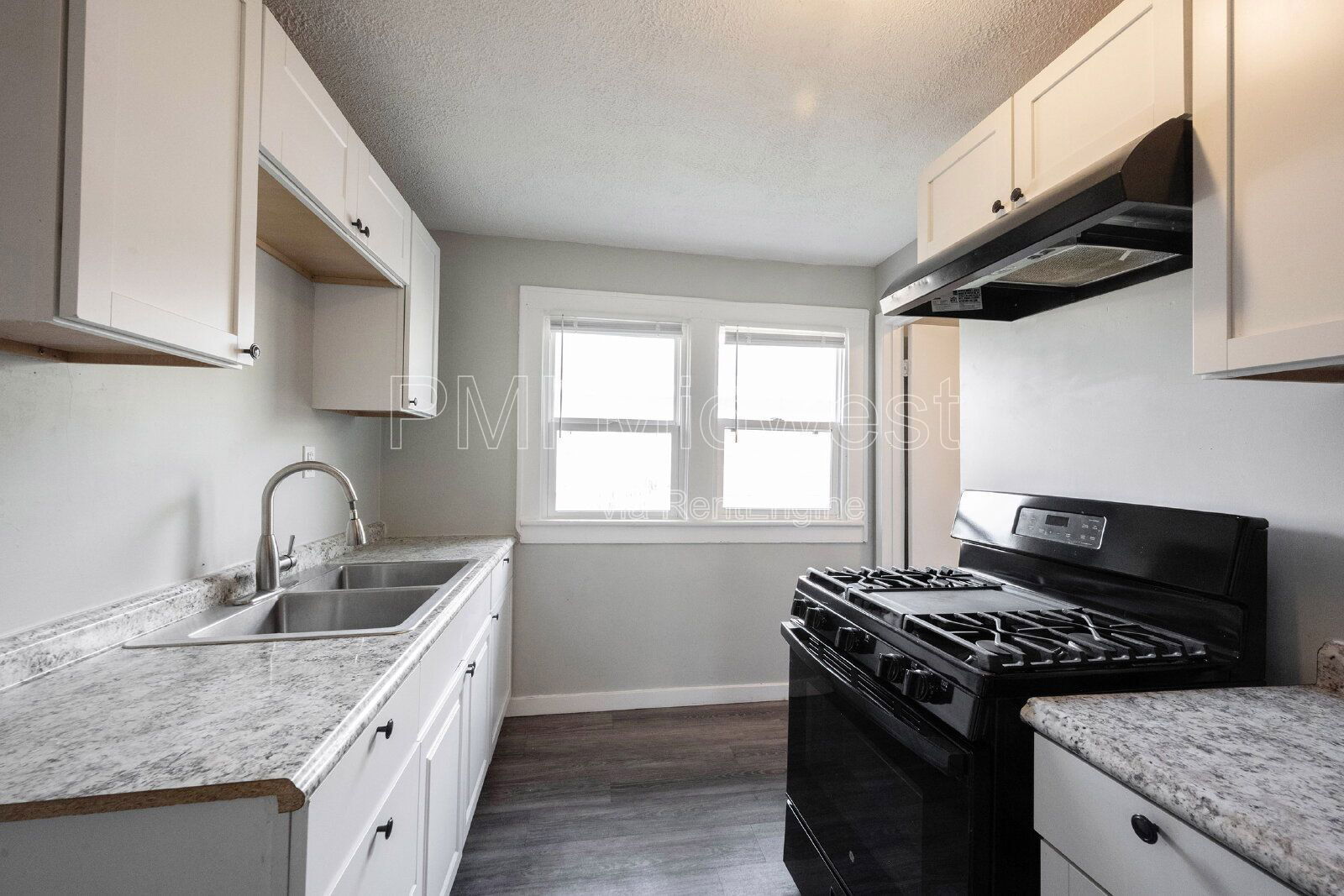 Building Photo - 3907 Hoyt Ave