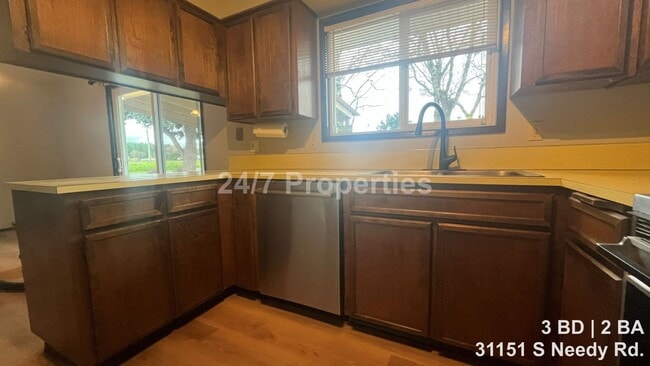 Building Photo - Country Living in Canby - 3 BD | 2 BA Home