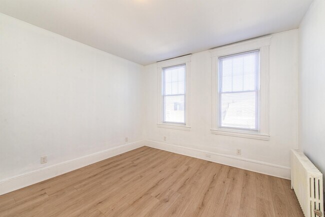 Building Photo - 1308 27th St