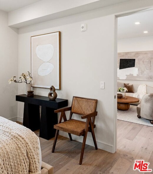 Building Photo - 505 S Barrington Ave