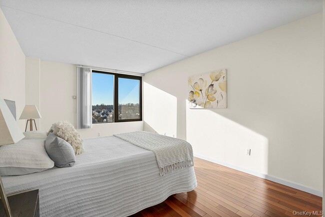 Building Photo - 4 Martine Ave