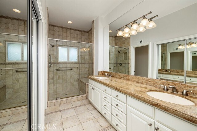 Building Photo - 154 Woodburne