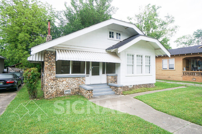 Building Photo - 7126 1st Ave S
