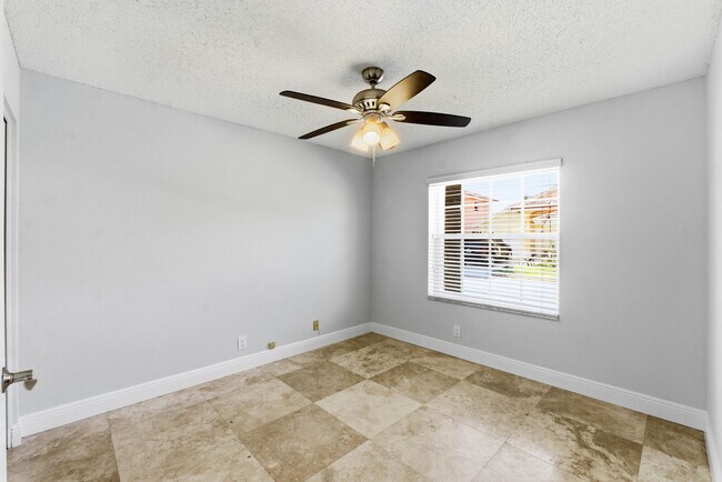 Building Photo - 10781 Cypress Lake Terrace